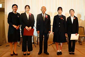 奨学金贈呈式とチャリティーディナーショー