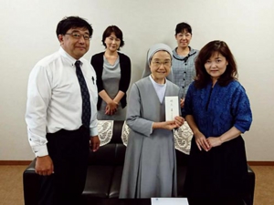 190913白百合学園への助成金_IMG_2287（色補正）.jpg